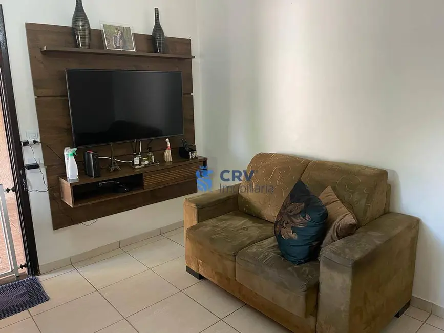 Casa com 3 quartos à venda, 215m2 em Londrina - PR - imagem 2 Foto 2 de Casa com 3 quartos à venda, 215m2 em Londrina - PR
