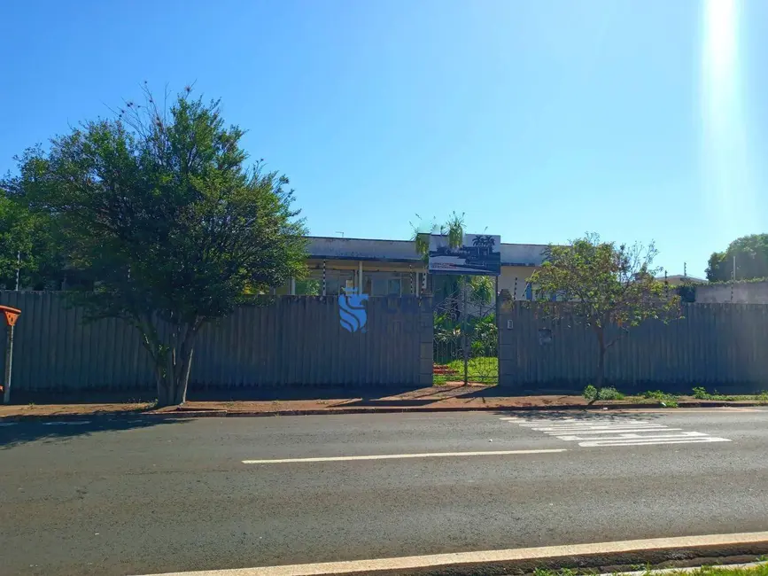 Foto 1 de Casa com 3 quartos para alugar, 1270m2 em Boa Vista, Londrina - PR