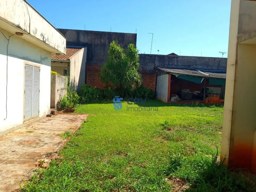 Foto 3 de Casa com 3 quartos para alugar, 1270m2 em Boa Vista, Londrina - PR