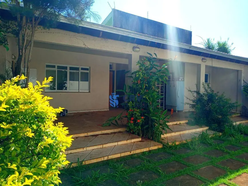 Foto 7 de Casa com 3 quartos para alugar, 1270m2 em Boa Vista, Londrina - PR