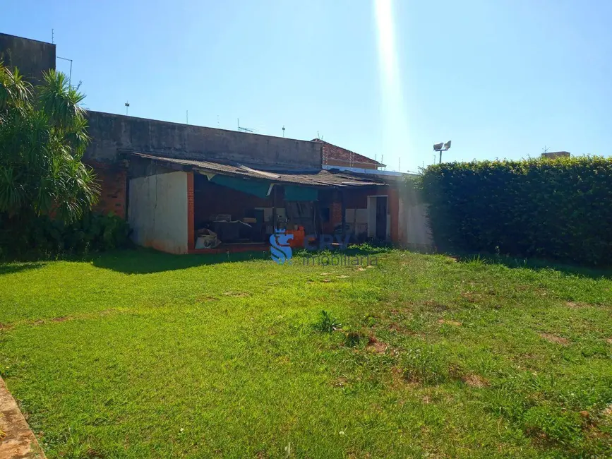 Foto 4 de Casa com 3 quartos para alugar, 1270m2 em Boa Vista, Londrina - PR