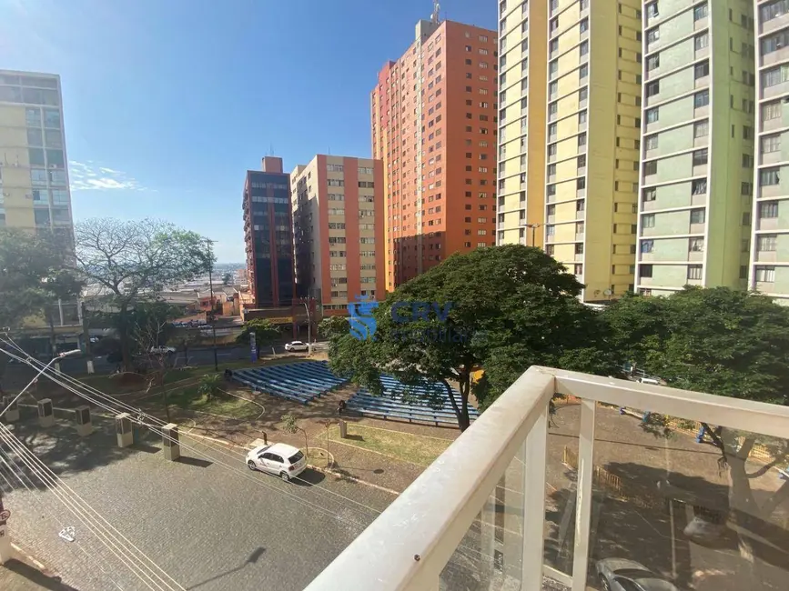 Apartamento com 4 quartos à venda, 204m2 em Centro, Londrina - PR - imagem 3 Foto 3 de Apartamento com 4 quartos à venda, 204m2 em Centro, Londrina - PR