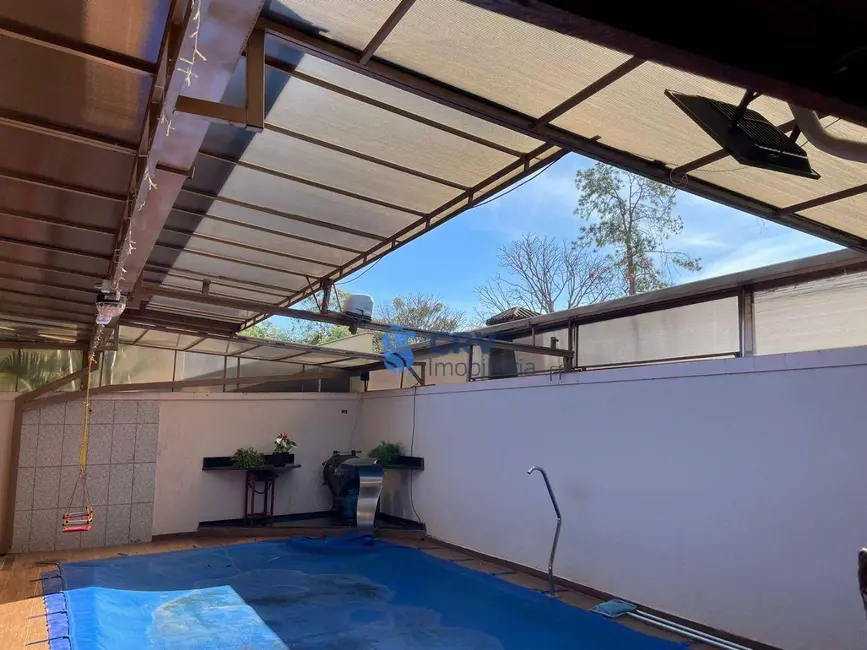 Sobrado com 5 quartos à venda, 500m2 em Mediterrâneo, Londrina - PR - imagem 6 Foto 6 de Sobrado com 5 quartos à venda, 500m2 em Mediterrâneo, Londrina - PR