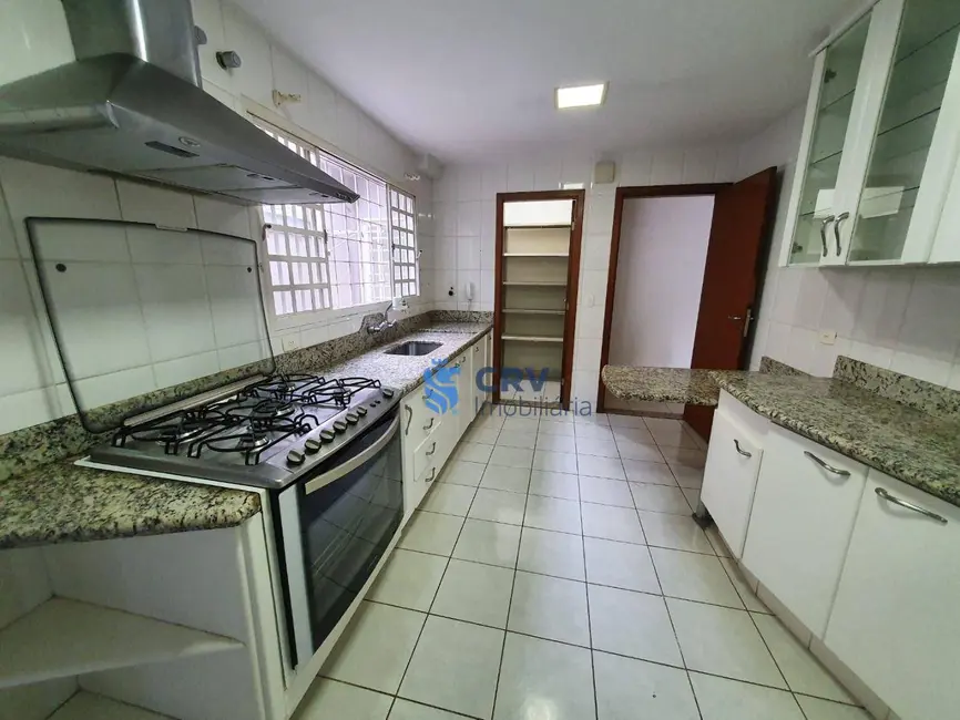 Foto 8 de Sobrado com 4 quartos à venda, 306m2 em Parque Jamaica, Londrina - PR