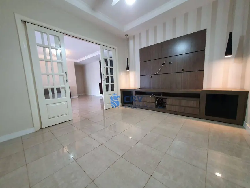 Foto 6 de Sobrado com 4 quartos à venda, 306m2 em Parque Jamaica, Londrina - PR