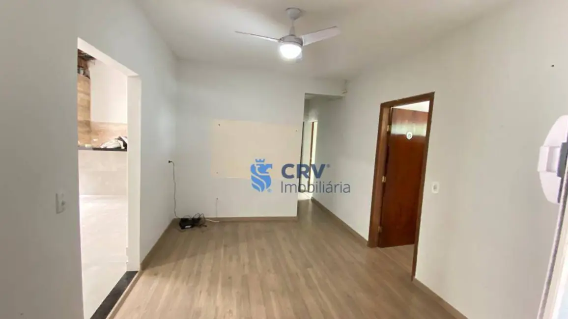 Casa com 3 quartos à venda, 250m2 em Conjunto Santa Rita 6, Londrina - PR - imagem 8 Foto 8 de Casa com 3 quartos à venda, 250m2 em Conjunto Santa Rita 6, Londrina - PR