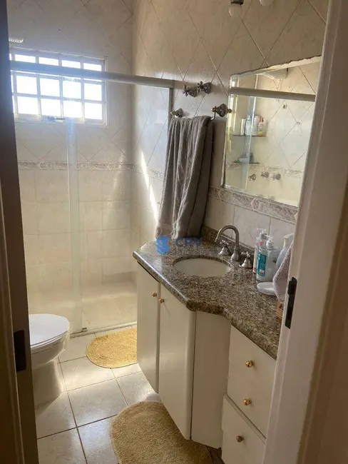 Casa com 4 quartos à venda e para alugar, 530m2 em Parque Residencial Alcântara, Londrina - PR - imagem 7 Foto 7 de Casa com 4 quartos à venda e para alugar, 530m2 em Parque Residencial Alcântara, Londrina - PR