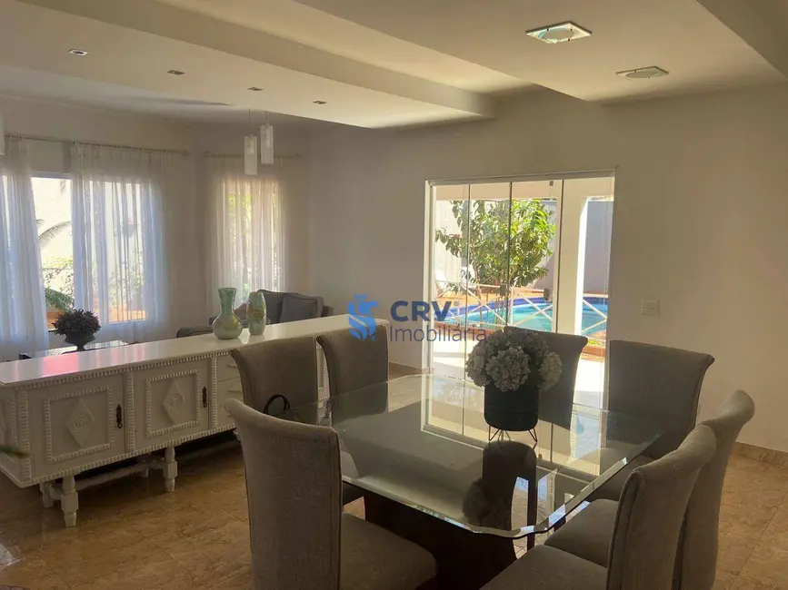 Casa com 4 quartos à venda e para alugar, 530m2 em Parque Residencial Alcântara, Londrina - PR - imagem 3 Foto 3 de Casa com 4 quartos à venda e para alugar, 530m2 em Parque Residencial Alcântara, Londrina - PR