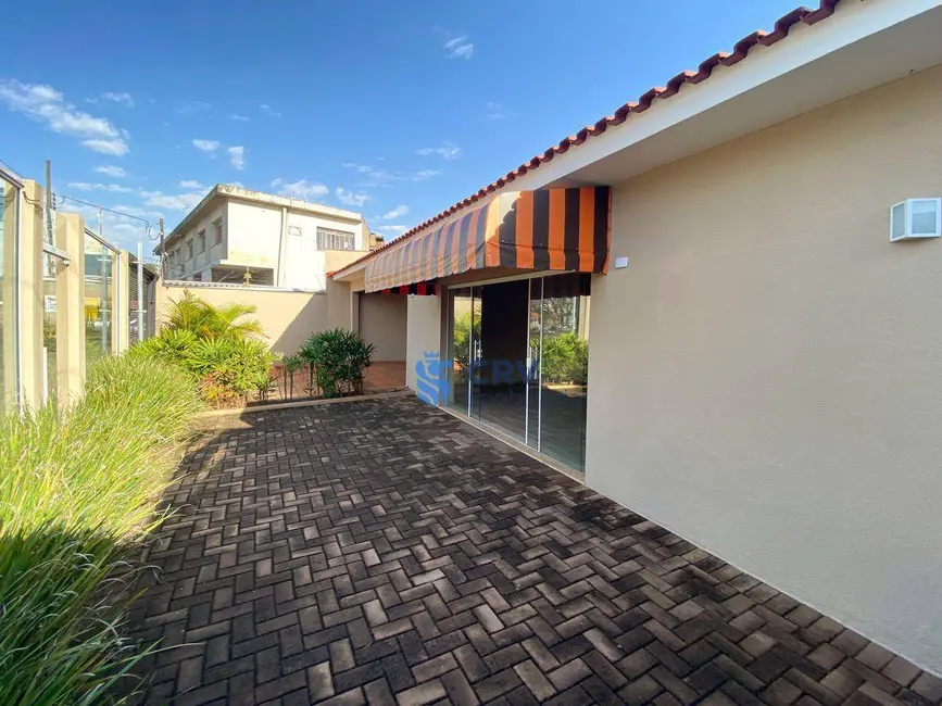 Foto 9 de Casa com 4 quartos para alugar, 190m2 em Londrina - PR