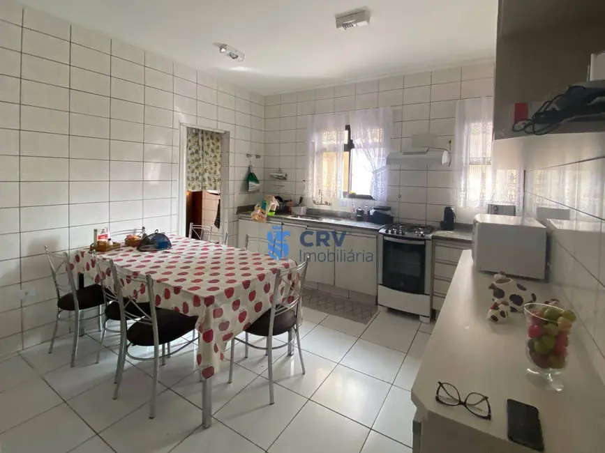 Apartamento com 3 quartos à venda, 176m2 em Centro, Londrina - PR - imagem 6 Foto 6 de Apartamento com 3 quartos à venda, 176m2 em Centro, Londrina - PR