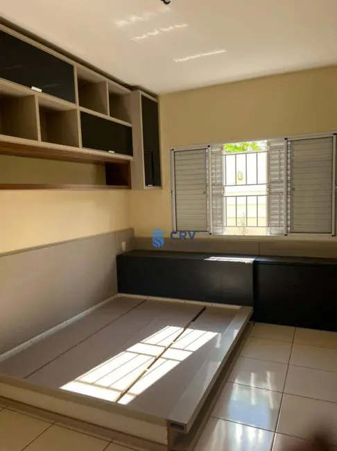 Casa com 3 quartos à venda, 250m2 em Jardim Santa Alice, Londrina - PR - imagem 5 Foto 5 de Casa com 3 quartos à venda, 250m2 em Jardim Santa Alice, Londrina - PR
