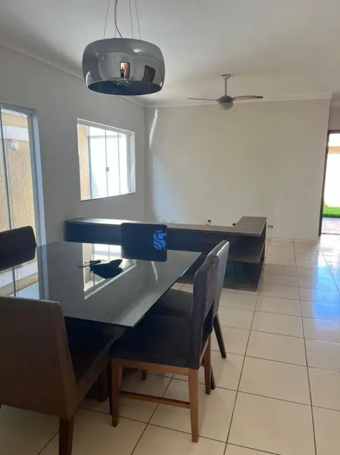 Foto 2 de Casa com 3 quartos à venda, 250m2 em Jardim Santa Alice, Londrina - PR