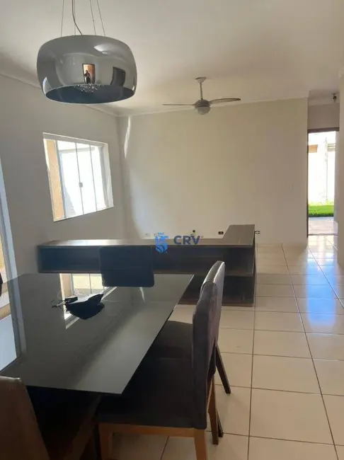 Casa com 3 quartos à venda, 250m2 em Jardim Santa Alice, Londrina - PR - imagem 3 Foto 3 de Casa com 3 quartos à venda, 250m2 em Jardim Santa Alice, Londrina - PR