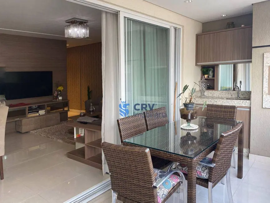 Apartamento com 3 quartos à venda, 197m2 em Londrina - PR - imagem 5 Foto 5 de Apartamento com 3 quartos à venda, 197m2 em Londrina - PR