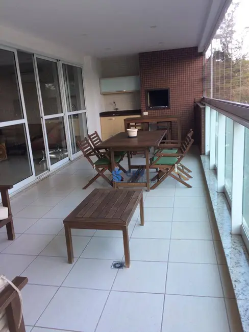 Foto 2 de Apartamento com 3 quartos à venda, 328m2 em Londrina - PR