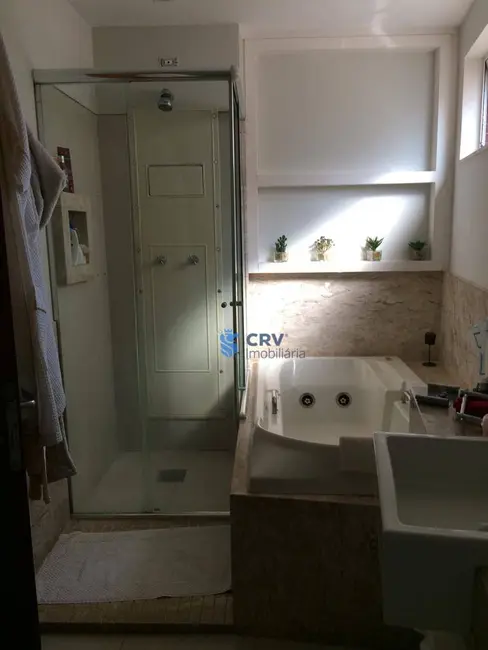 Apartamento com 3 quartos à venda, 328m2 em Londrina - PR - imagem 8 Foto 8 de Apartamento com 3 quartos à venda, 328m2 em Londrina - PR