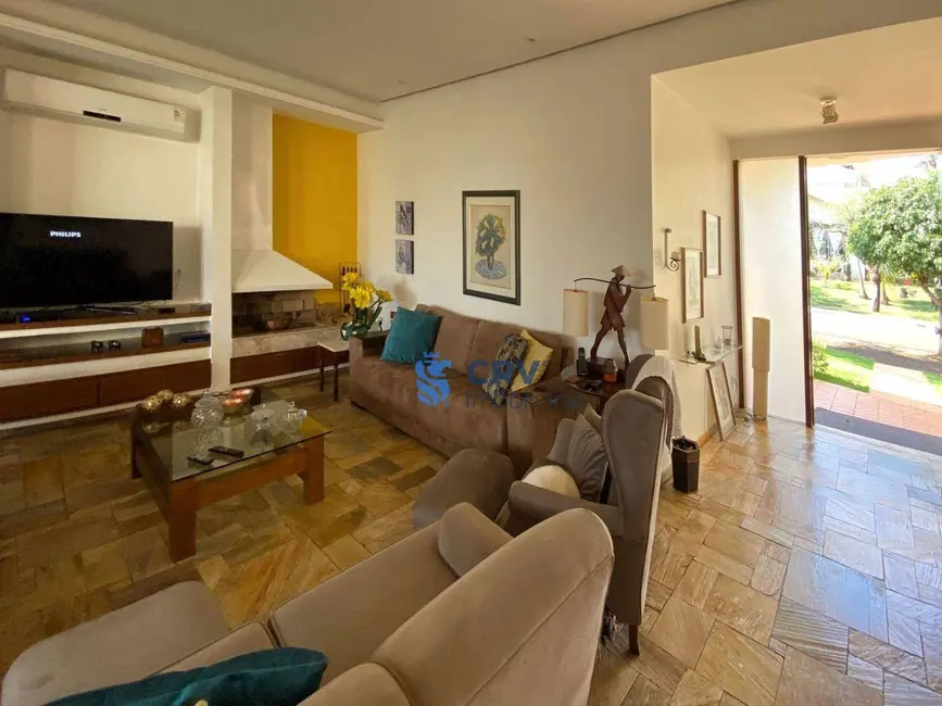 Casa de Condomínio com 3 quartos à venda, 500m2 em Londrina - PR - imagem 5 Foto 5 de Casa de Condomínio com 3 quartos à venda, 500m2 em Londrina - PR
