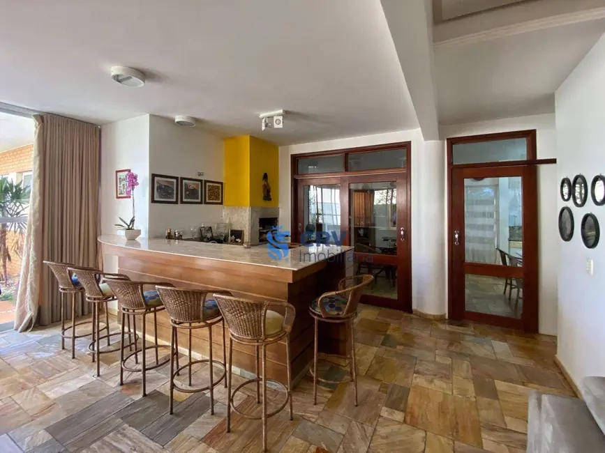 Foto 2 de Casa de Condomínio com 3 quartos à venda, 500m2 em Londrina - PR