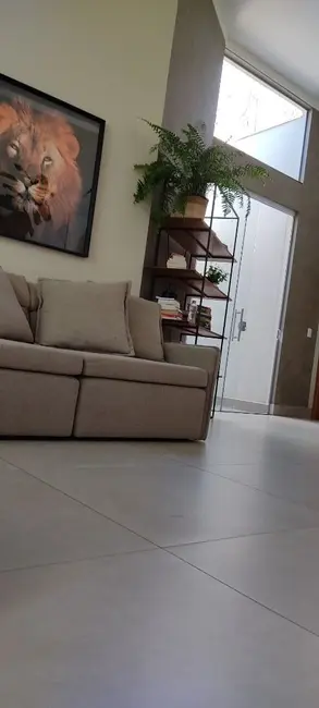 Casa com 3 quartos à venda, 230m2 em Terra Bonita, Londrina - PR - imagem 4 Foto 4 de Casa com 3 quartos à venda, 230m2 em Terra Bonita, Londrina - PR