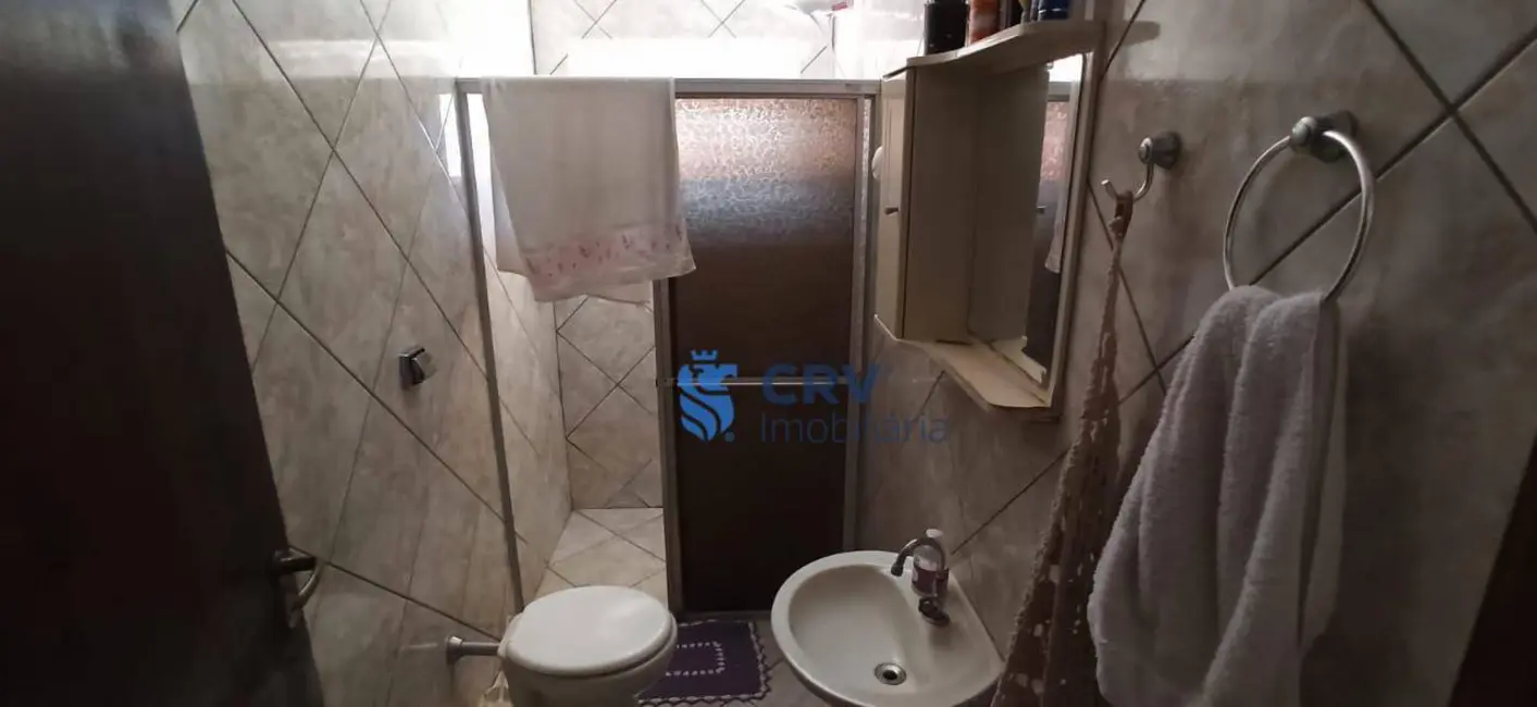 Casa com 4 quartos à venda, 192m2 em Vila Brasil, Londrina - PR - imagem 9 Foto 9 de Casa com 4 quartos à venda, 192m2 em Vila Brasil, Londrina - PR