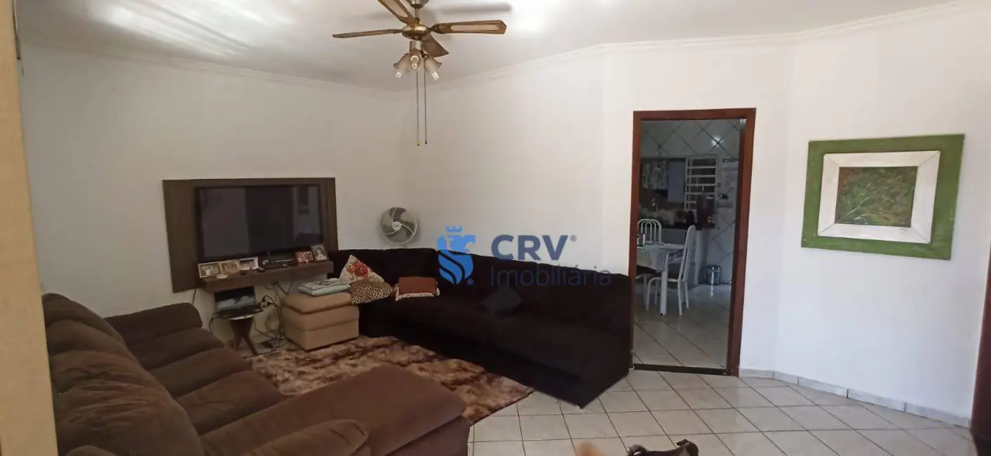Casa com 4 quartos à venda, 192m2 em Vila Brasil, Londrina - PR - imagem 2 Foto 2 de Casa com 4 quartos à venda, 192m2 em Vila Brasil, Londrina - PR