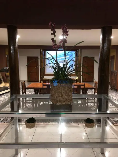 Chácara com 5 quartos à venda, 2726m2 em Londrina - PR - imagem 3 Foto 3 de Chácara com 5 quartos à venda, 2726m2 em Londrina - PR