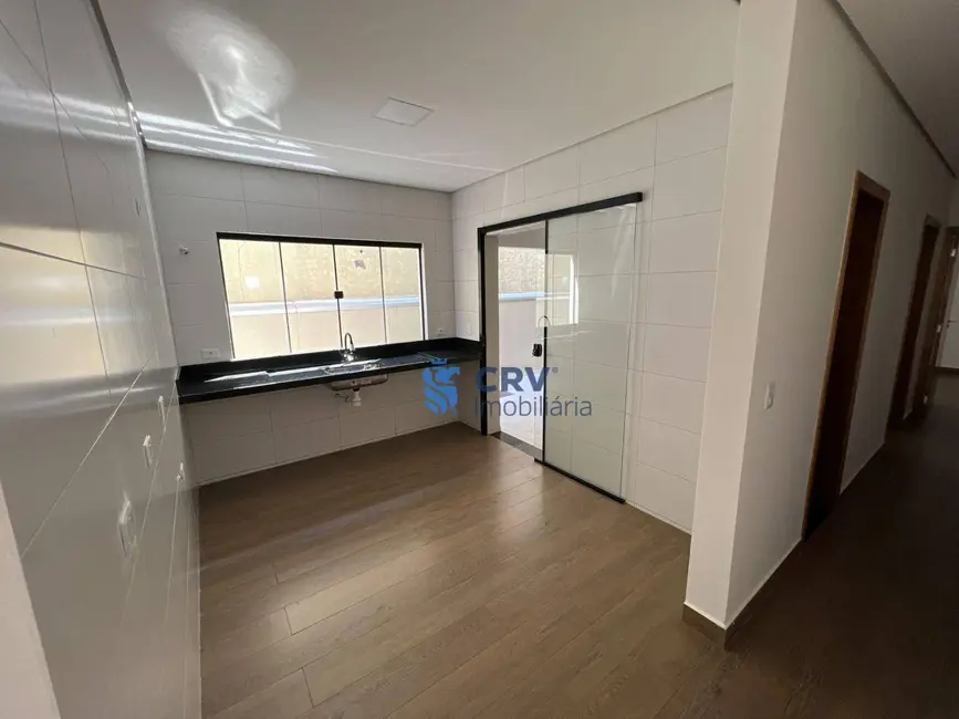 Sobrado com 4 quartos à venda, 180m2 em San Fernando, Londrina - PR - imagem 6 Foto 6 de Sobrado com 4 quartos à venda, 180m2 em San Fernando, Londrina - PR