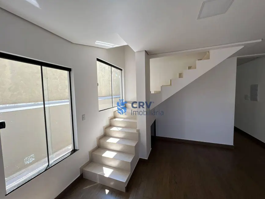 Sobrado com 4 quartos à venda, 180m2 em San Fernando, Londrina - PR - imagem 5 Foto 5 de Sobrado com 4 quartos à venda, 180m2 em San Fernando, Londrina - PR