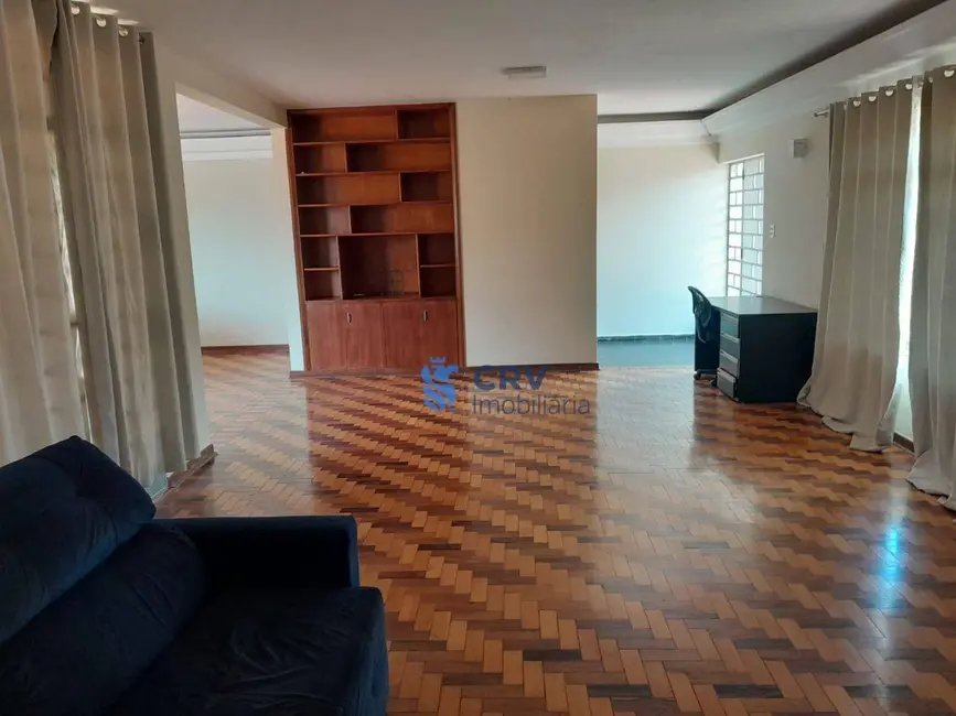 Foto 3 de Casa com 6 quartos para alugar, 900m2 em Caravelle, Londrina - PR