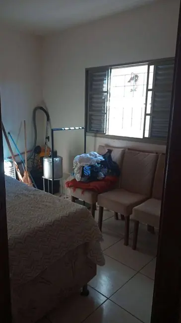 Casa com 3 quartos à venda, 150m2 em Colúmbia, Londrina - PR - imagem 6 Foto 6 de Casa com 3 quartos à venda, 150m2 em Colúmbia, Londrina - PR