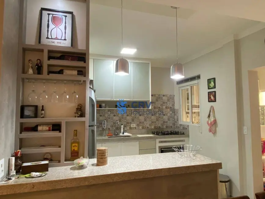 Sobrado com 3 quartos à venda, 168m2 em Bandeirantes, Londrina - PR - imagem 6 Foto 6 de Sobrado com 3 quartos à venda, 168m2 em Bandeirantes, Londrina - PR