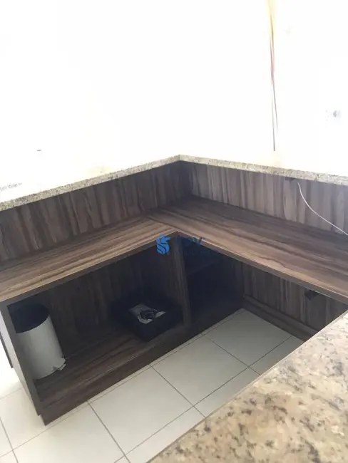 Foto 3 de Casa com 4 quartos para alugar, 165m2 em Jardim Lilian, Londrina - PR