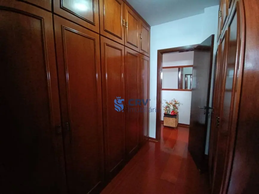 Apartamento com 4 quartos à venda, 236m2 em Centro, Londrina - PR - imagem 8 Foto 8 de Apartamento com 4 quartos à venda, 236m2 em Centro, Londrina - PR
