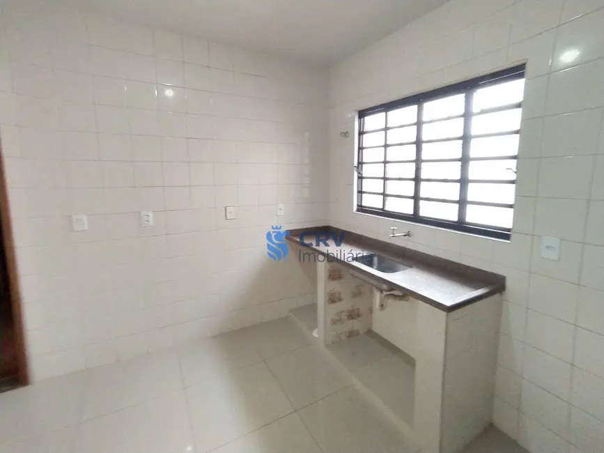 Foto 8 de Casa para alugar, 80m2 em Hedy, Londrina - PR