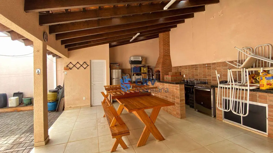 Sobrado com 3 quartos à venda, 275m2 em Jardim Tókio, Londrina - PR - imagem 8 Foto 8 de Sobrado com 3 quartos à venda, 275m2 em Jardim Tókio, Londrina - PR