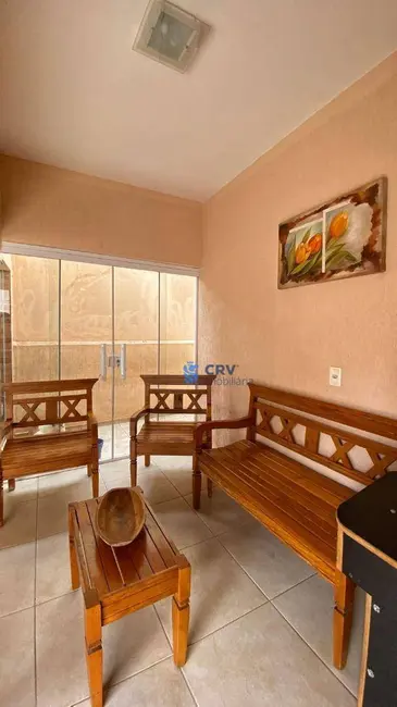 Sobrado com 3 quartos à venda, 275m2 em Jardim Tókio, Londrina - PR - imagem 4 Foto 4 de Sobrado com 3 quartos à venda, 275m2 em Jardim Tókio, Londrina - PR