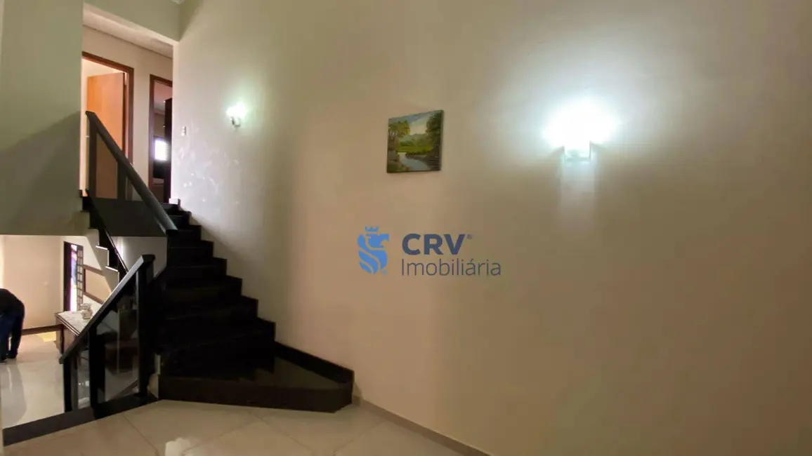 Sobrado com 3 quartos à venda, 275m2 em Jardim Tókio, Londrina - PR - imagem 3 Foto 3 de Sobrado com 3 quartos à venda, 275m2 em Jardim Tókio, Londrina - PR