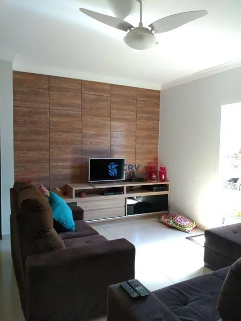 Casa com 4 quartos à venda, 349m2 em Pinheiros, Londrina - PR - imagem 2 Foto 2 de Casa com 4 quartos à venda, 349m2 em Pinheiros, Londrina - PR