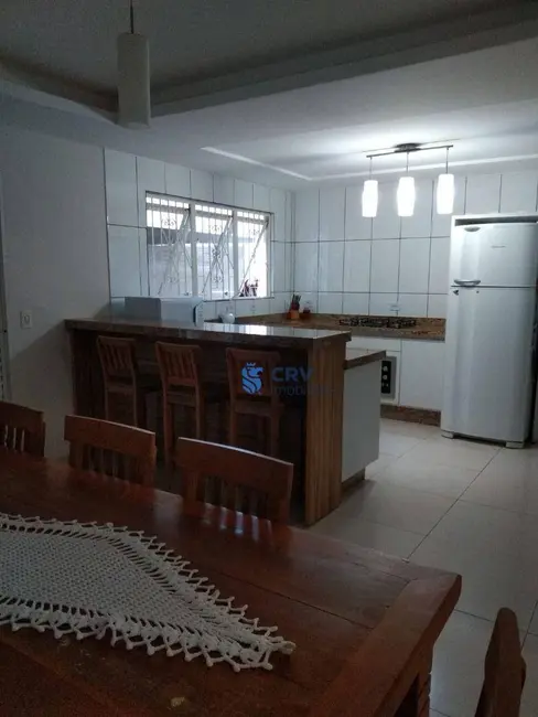 Casa com 4 quartos à venda, 349m2 em Pinheiros, Londrina - PR - imagem 7 Foto 7 de Casa com 4 quartos à venda, 349m2 em Pinheiros, Londrina - PR
