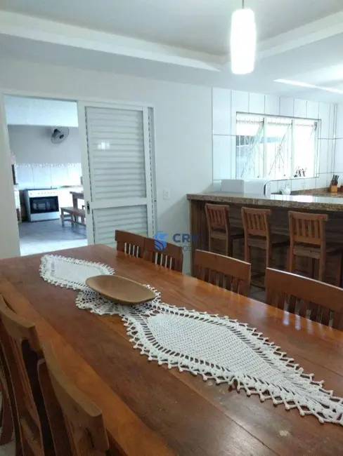 Casa com 4 quartos à venda, 349m2 em Pinheiros, Londrina - PR - imagem 6 Foto 6 de Casa com 4 quartos à venda, 349m2 em Pinheiros, Londrina - PR