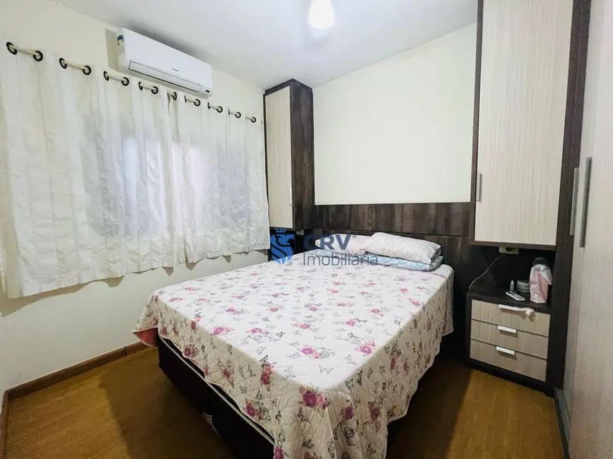 Casa com 3 quartos à venda, 150m2 em Jardim Arapongas, Londrina - PR - imagem 7 Foto 7 de Casa com 3 quartos à venda, 150m2 em Jardim Arapongas, Londrina - PR