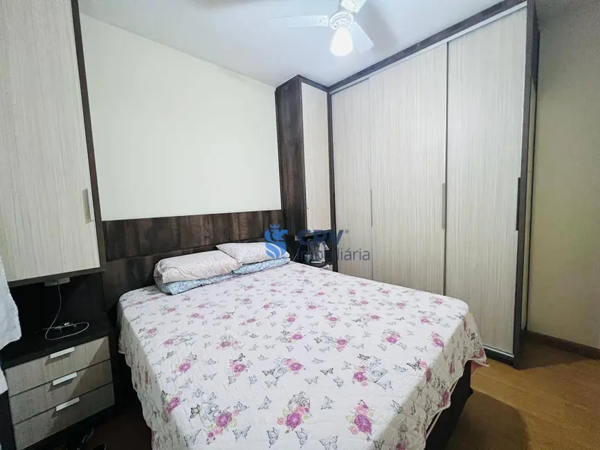 Casa com 3 quartos à venda, 150m2 em Jardim Arapongas, Londrina - PR - imagem 8 Foto 8 de Casa com 3 quartos à venda, 150m2 em Jardim Arapongas, Londrina - PR