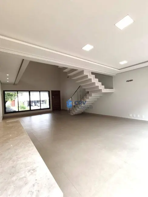 Sobrado com 4 quartos à venda, 330m2 em Londrina - PR - imagem 3 Foto 3 de Sobrado com 4 quartos à venda, 330m2 em Londrina - PR