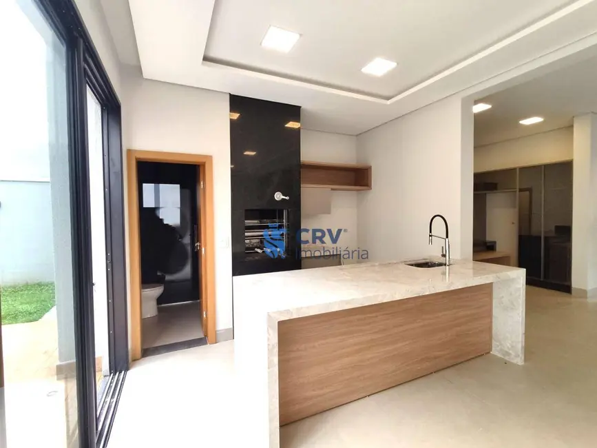 Sobrado com 4 quartos à venda, 330m2 em Londrina - PR - imagem 5 Foto 5 de Sobrado com 4 quartos à venda, 330m2 em Londrina - PR