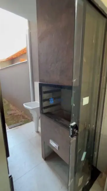 Casa com 3 quartos à venda, 125m2 em Jardim Portal de Itamaracá, Londrina - PR - imagem 5 Foto 5 de Casa com 3 quartos à venda, 125m2 em Jardim Portal de Itamaracá, Londrina - PR