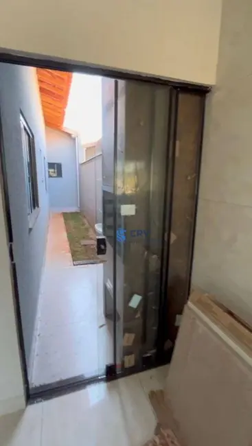 Casa com 3 quartos à venda, 125m2 em Jardim Portal de Itamaracá, Londrina - PR - imagem 4 Foto 4 de Casa com 3 quartos à venda, 125m2 em Jardim Portal de Itamaracá, Londrina - PR