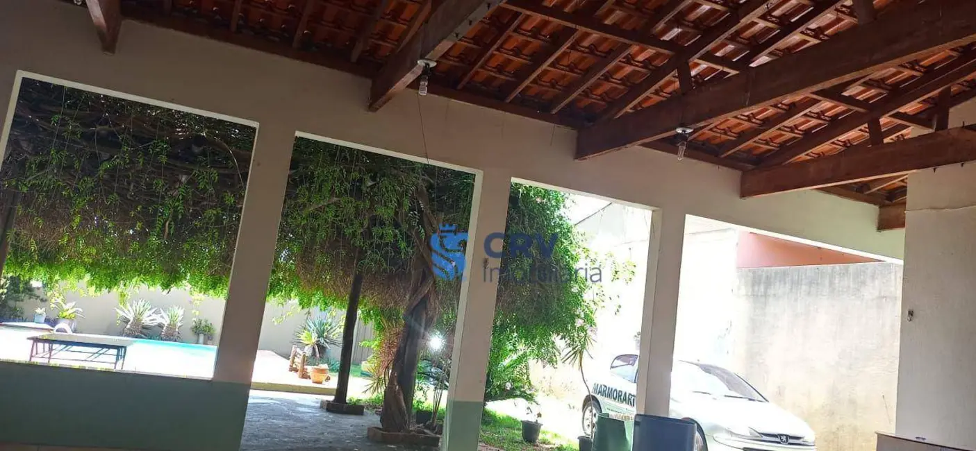 Chácara com 1 quarto à venda, 484m2 em Colúmbia, Londrina - PR - imagem 3 Foto 3 de Chácara com 1 quarto à venda, 484m2 em Colúmbia, Londrina - PR