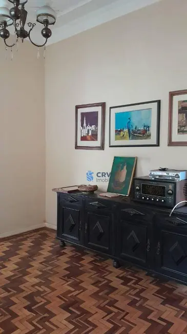Casa com 4 quartos à venda e para alugar, 600m2 em Centro, Londrina - PR - imagem 6 Foto 6 de Casa com 4 quartos à venda e para alugar, 600m2 em Centro, Londrina - PR