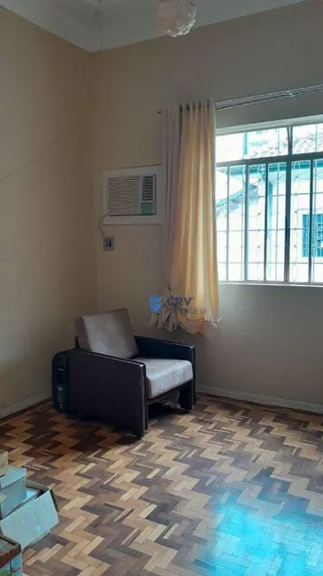Casa com 4 quartos à venda e para alugar, 600m2 em Centro, Londrina - PR - imagem 4 Foto 4 de Casa com 4 quartos à venda e para alugar, 600m2 em Centro, Londrina - PR