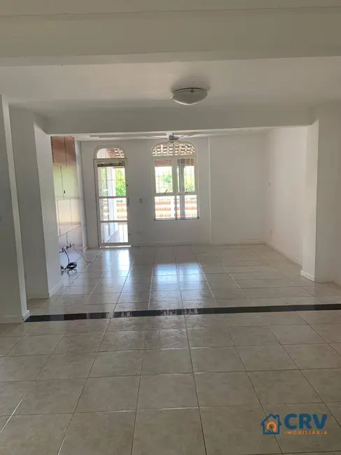 Casa com 3 quartos à venda e para alugar, 408m2 em Quebec, Londrina - PR - imagem 3 Foto 3 de Casa com 3 quartos à venda e para alugar, 408m2 em Quebec, Londrina - PR